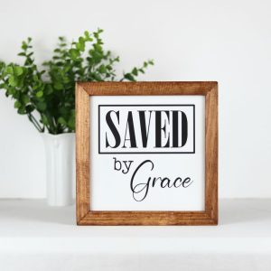 Farmhouse Style Wooden Sign – Framed Home Décor 20 x 20 cm "Saved by Grace"