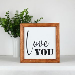 Farmhouse Style Wooden Sign – Framed Home Décor 20 x 20 cm "Love You"