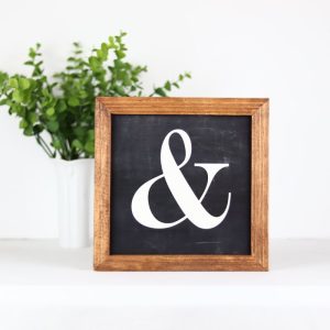 Farmhouse Style Wooden Sign – Framed Home Décor 20 x 20 cm "&"