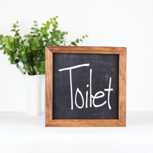 Farmhouse Style Wooden Sign – Framed Home Décor 20 x 20 cm "Toilet"